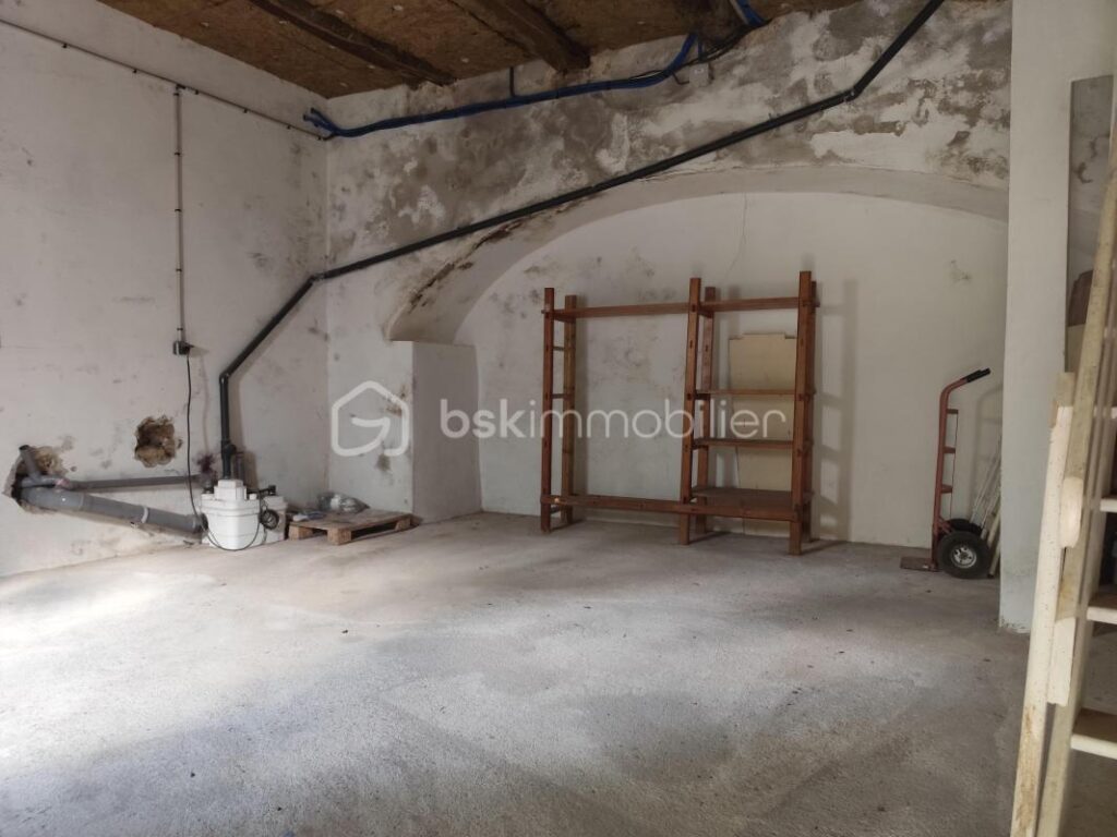 🏡 Maison de village 120 m² – Atypique & pleine de charme – Jardin intimiste 🌿 – 5 pièces – 3 chambres – 120 m²