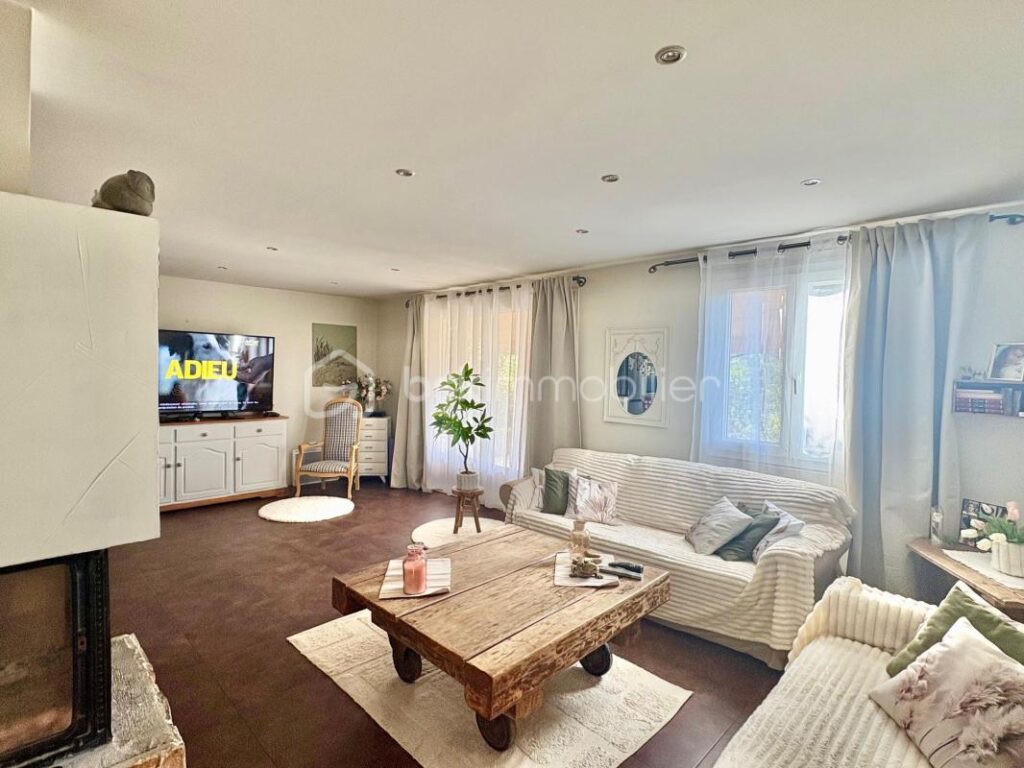 VENTE FAYENCE MAISON PLAIN-PIED 4 CHAMBRES PISCINE – 5 pièces – 4 chambres – 100 m²