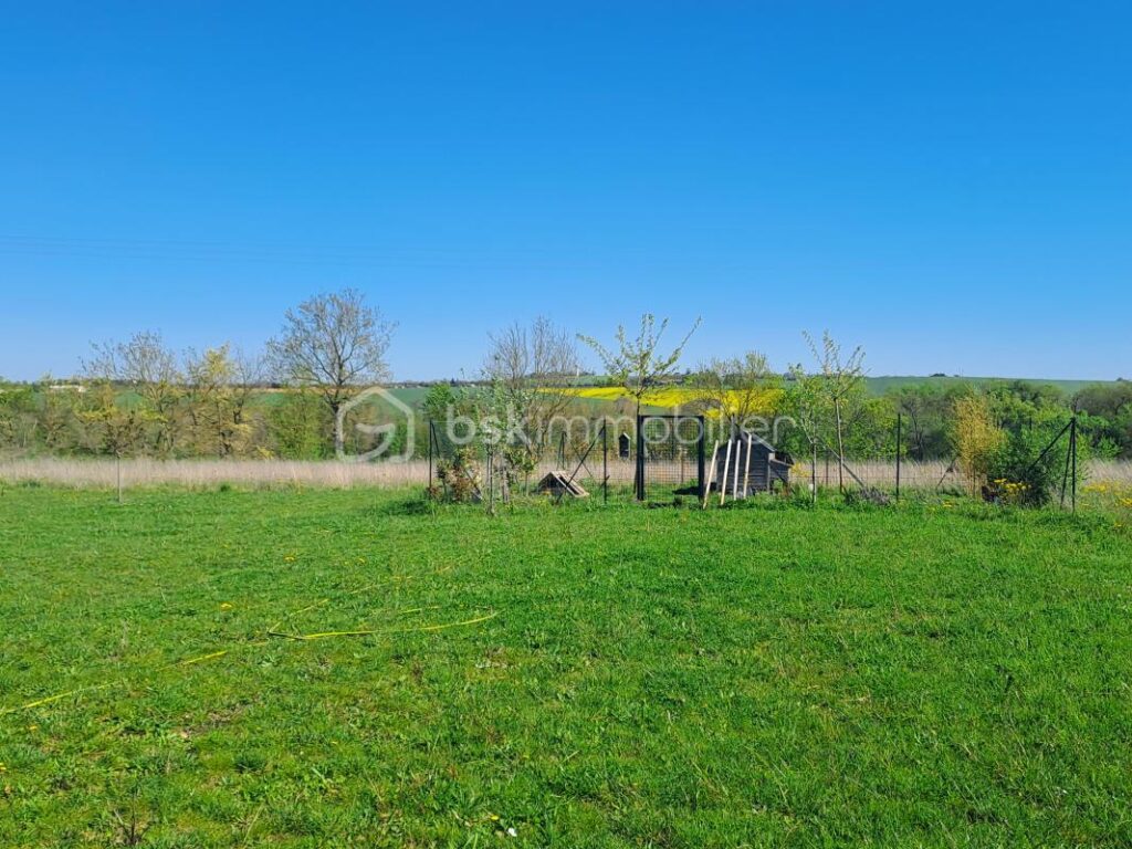 Maison en bois T6 sur 3580 m² – 6 pièces – 4 chambres – 136 m²