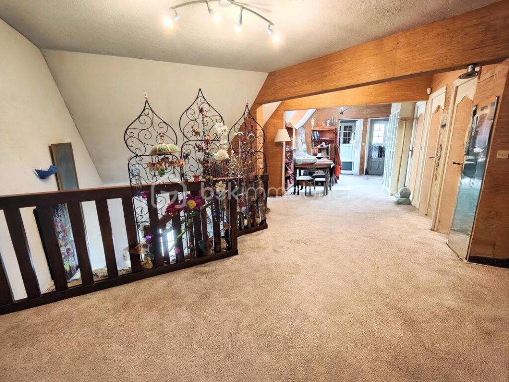 Belle maison familiale 5 ch dans un écrin boisé avec vue dégagée – 7 pièces – 5 chambres – 200 m²