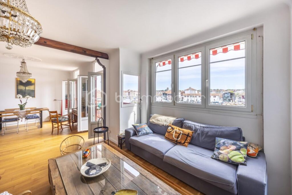Duplex d’exception avec vue imprenable sur le port de Ciboure – 4 pièces – 2 chambres – 134 m²