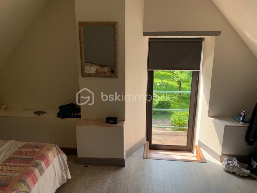 Propriété de 2 belles maisons de style Périgourdin avec piscine – 10 pièces – 6 chambres – 240 m²