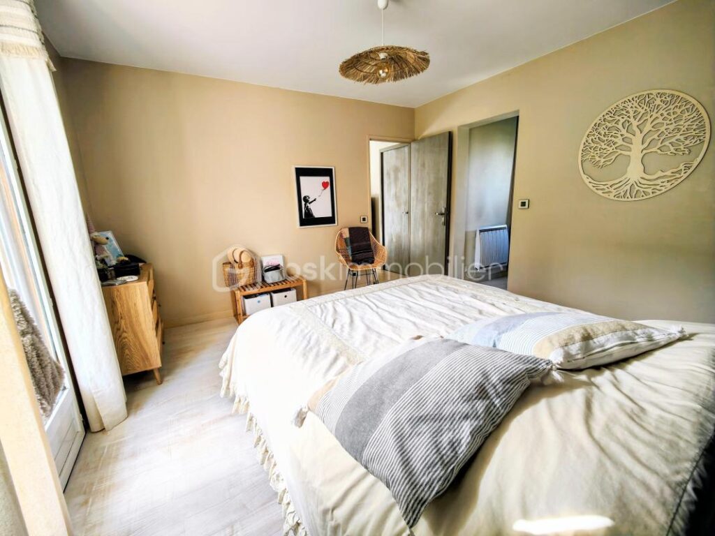 Maison contemporaine charmante et spacieuse à Jouars-Pontchartrain – 8 pièces – 3 chambres – 233 m²