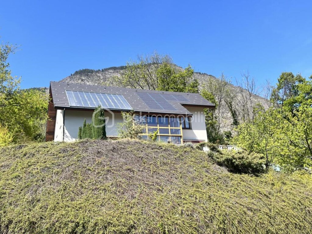 Maison contemporaine 5 pièces 180m² Saint Jean de Maurienne – 5 pièces – 4 chambres – 180 m²