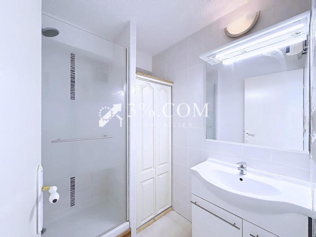 T2 rdc avec charmante terrasse, parking privé & local à vélo – 2 pièces – 1 chambre – 31 m²