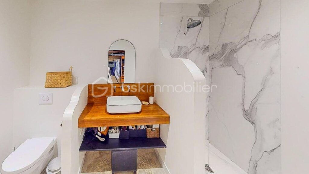 Maison de plain-pied de 2015 avec un T2 indépendant – 7 pièces – 4 chambres – 201 m²