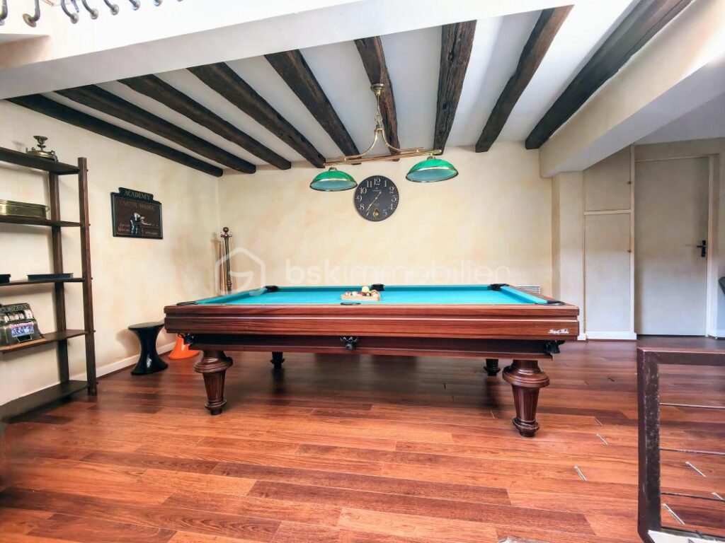 Au calme, grande maison familiale 6 ch av jardin clos arboré, terrasse et piscine couverte – 15 pièces – 6 chambres – 390 m²