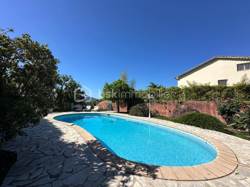 NOUVEAUTE – Villa avec vue mer panoramique – 6 pièces – 4 chambres – 150 m²