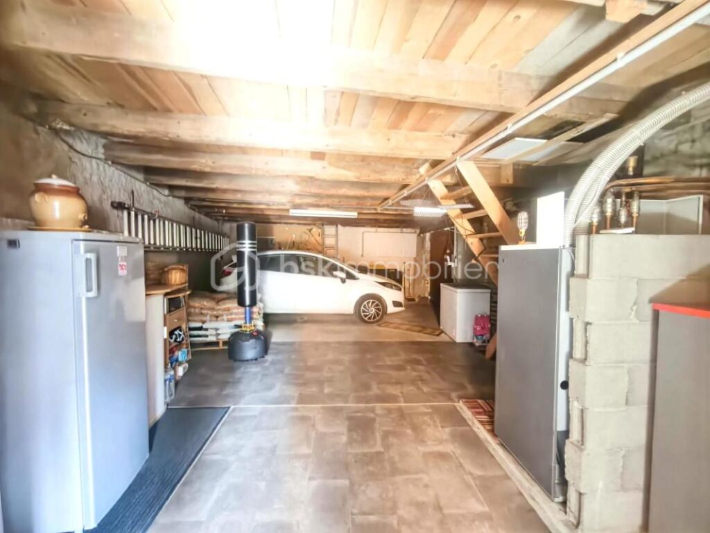 ✨ COUP DE CŒUR – Maison de caractère en pierre avec volumes et extérieur de qualité ✨ – 9 pièces – 6 chambres – 198 m²