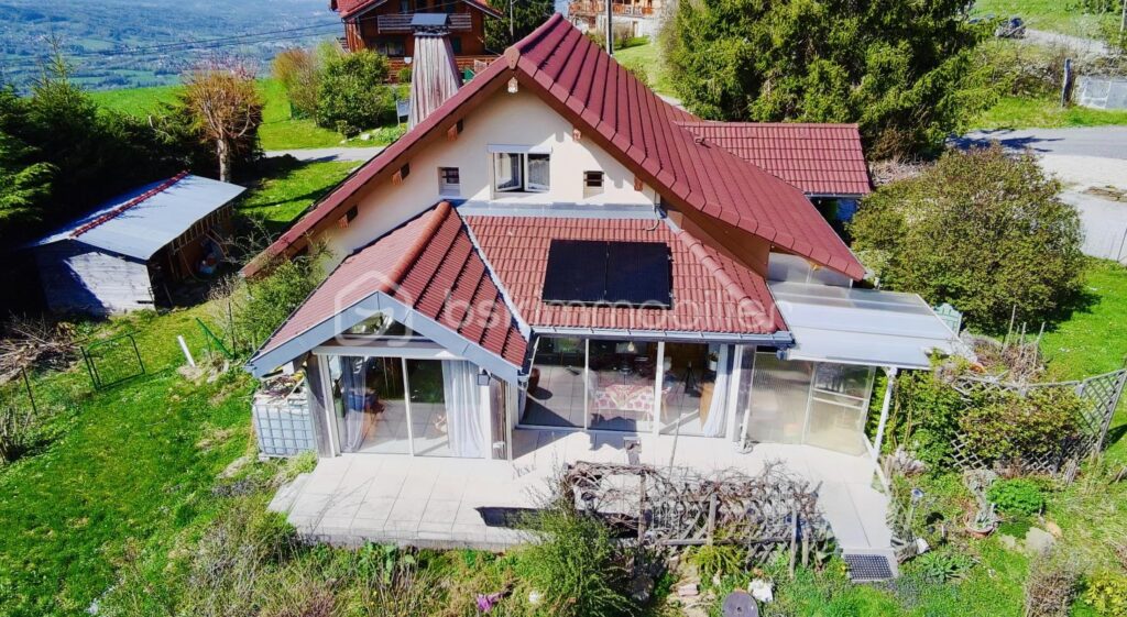 ✨ Saint Sixt – Maison familiale T6 rénovée avec vue montagnes, terrain de 1 262 m² ✨ – 6 pièces – 3 chambres – 128 m²