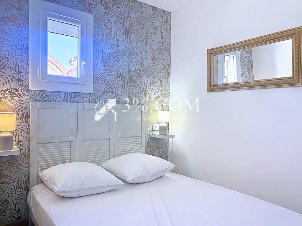 Appartement 2 pièces, balcon, vue port & place de parking, R – 2 pièces – 1 chambre – 24 m²