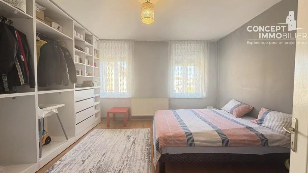 Immeuble à vendre Uckange – 8 pièces – 5 chambres – 202 m²