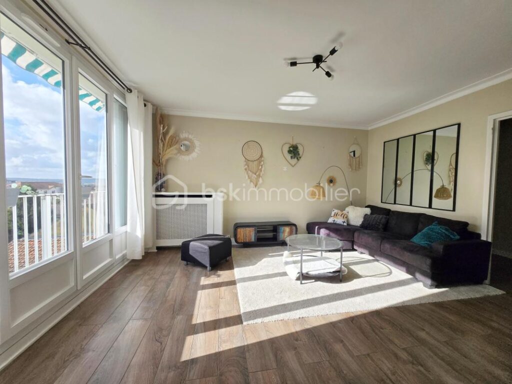 Appartement proche du centre ville – 4 pièces – 2 chambres – 73 m²