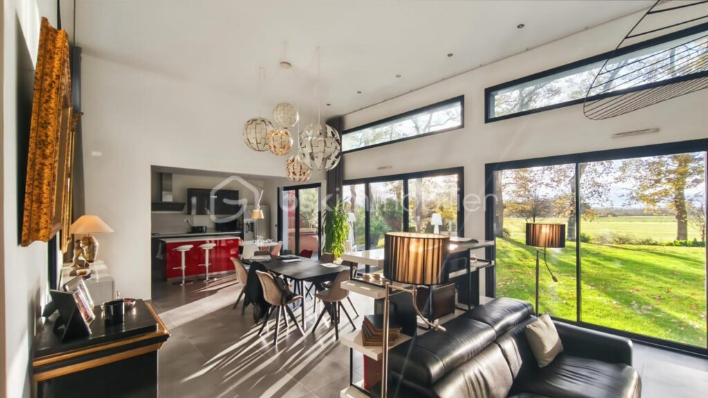 Maison d’architecte contemporaine lumineuse de 281m² proche du bourg de Chavagne – 6 pièces – 5 chambres – 281 m²