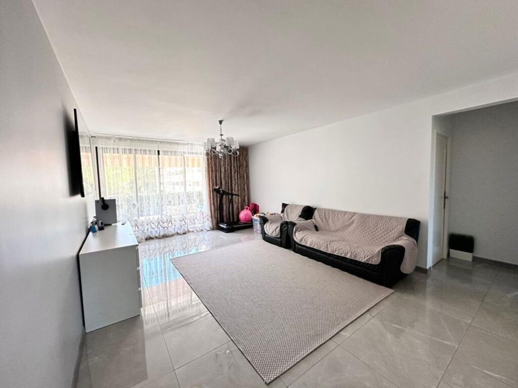 Grand T3 – 75 m2 PARFAIT ETAT St-Tronc – 13010 MARSEILLE – 3 pièces – 2 chambres – 75 m²