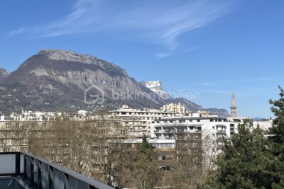 EXCLUSIVITÉ : Vivez au Sommet – T2 bis avec Balcon Panoramique de 25 m² – 3 pièces – 2 chambres – 51 m²