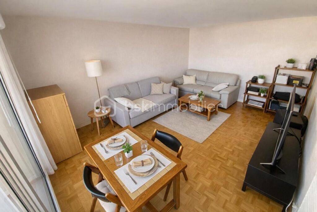 🔥 RARE – 2 PIÈCES 50 m² – SÉJOUR 20 m² – BALCON – VUE SACRÉ-CŒUR – SANS VIS-À-VIS – PARKING + GRANDE CAVE 🔥 – 2 pièces – 1 chambre – 50 m²