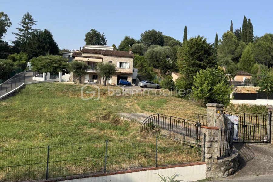 Terrain à vendre à Auribeau sur siagne