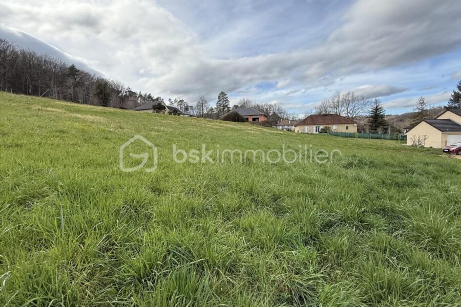 Terrain à vendre à Cublac