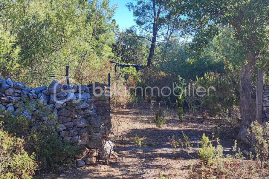 Terrain à vendre à Roquebrune sur argens