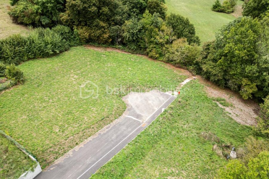 Terrain à vendre à Lornay