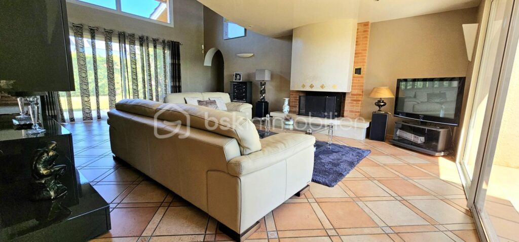 Villa d&rsquo;architecte – 7 pièces – 4 chambres – 181 m²