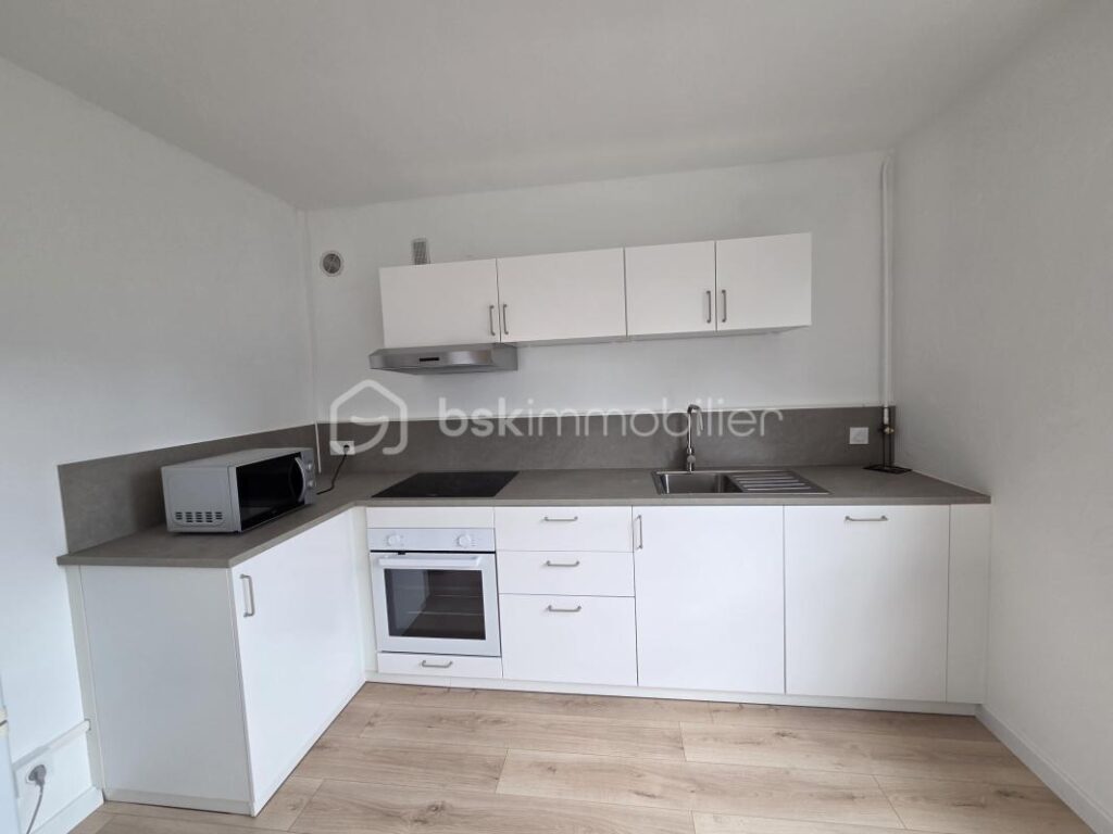 Appartement T3 Voiron 175 000 € – 4 pièces – 2 chambres – 71 m²