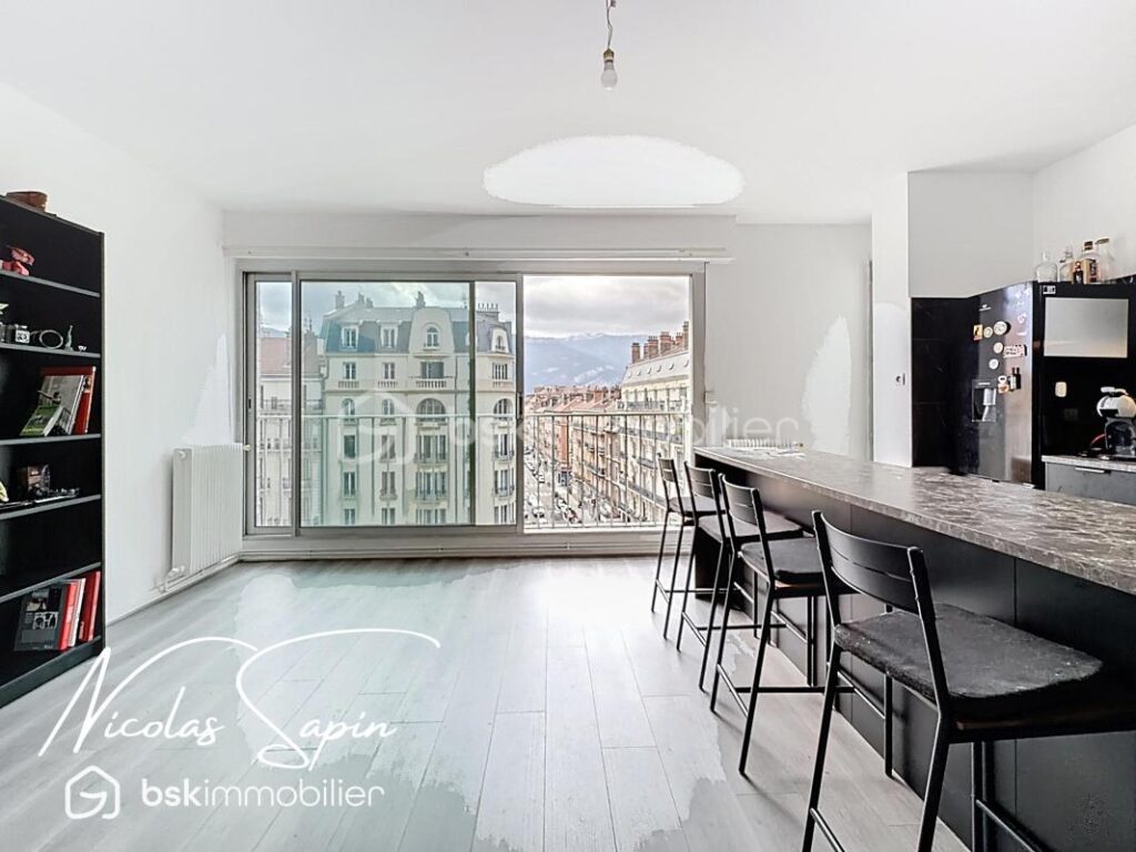 T3 sur Grenoble aux portes du centre-ville avec vue dégagée – 3 pièces – 1 chambre – 66 m²