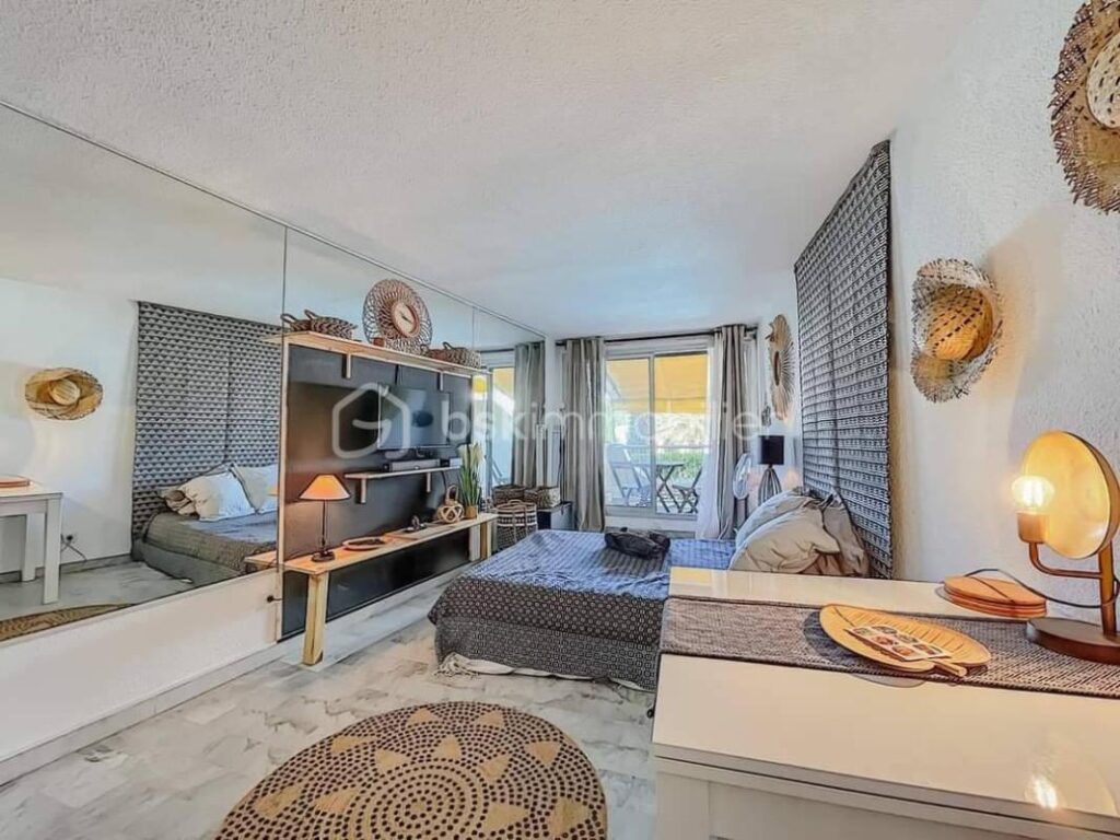 Studio meublé 26 m² avec parking et piscine – Première ligne de mer – La Grande-Motte Couchant – 1 pièce – NR chambres – 26 m²