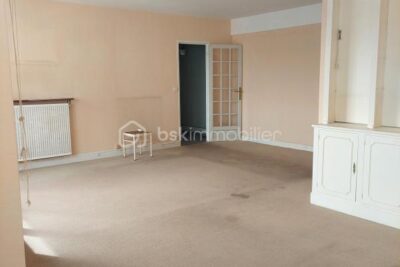 Appartement 4 pièces 83m² lumineux au dernier étage avec ascenseur – 4 pièces – 2 chambres – 82 m²