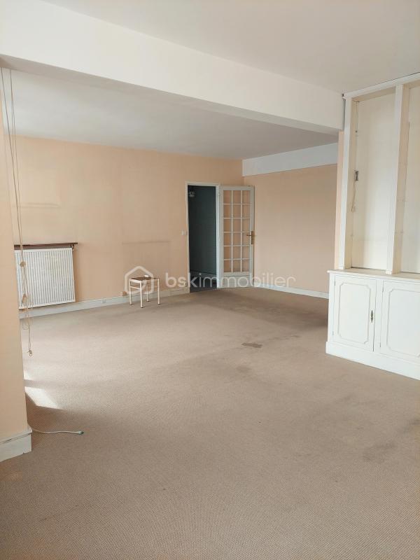 Appartement 4 pièces 83m² lumineux au dernier étage avec ascenseur – 4 pièces – 2 chambres – 82 m²