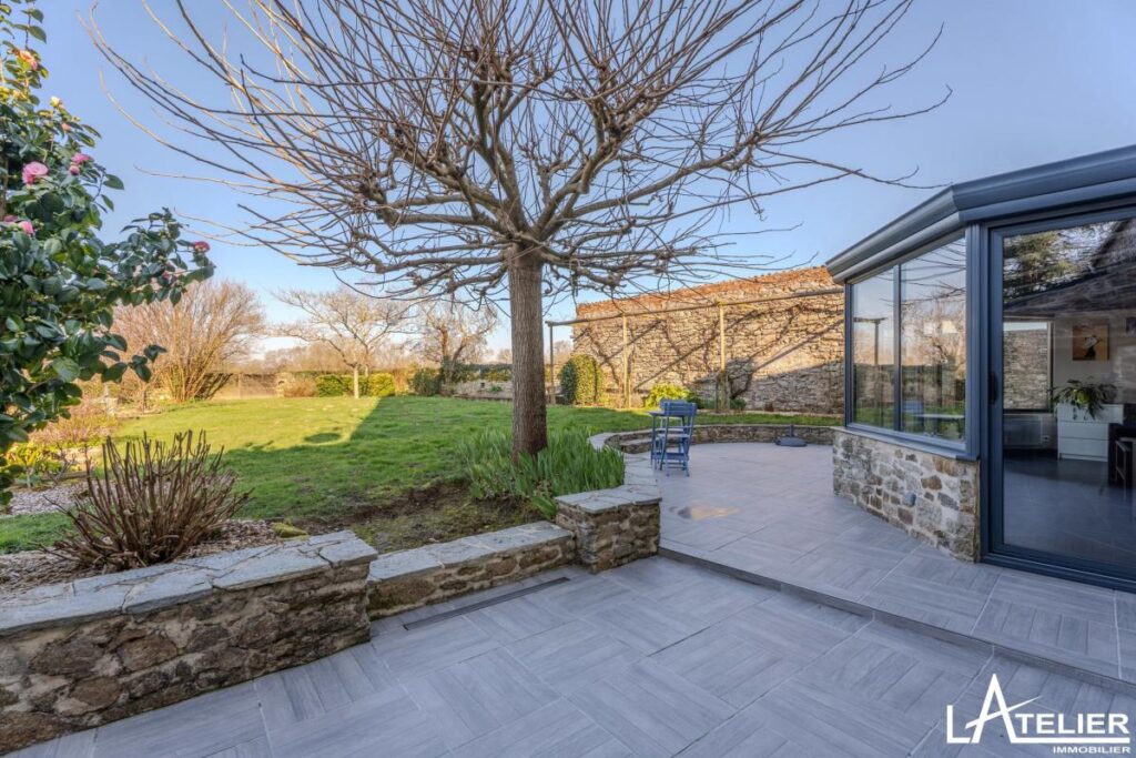 Maison en pierres bon état fort potentiel, atypique – 9 pièces – 5 chambres – 273 m²