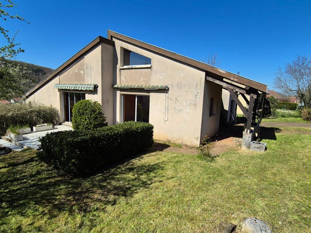 Maison d&rsquo;architecte Echenoz La Meline 5 pièce(s) 138 m2 – 5 pièces – 3 chambres – 138 m²