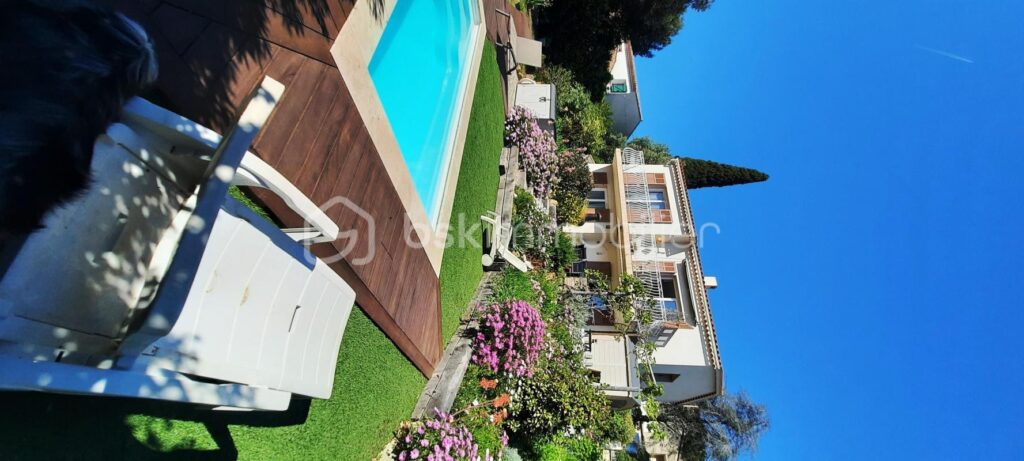 Vue dégagée et piscine- 4 Chambres – Parking Facile – 6 pièces – 4 chambres – 112 m²