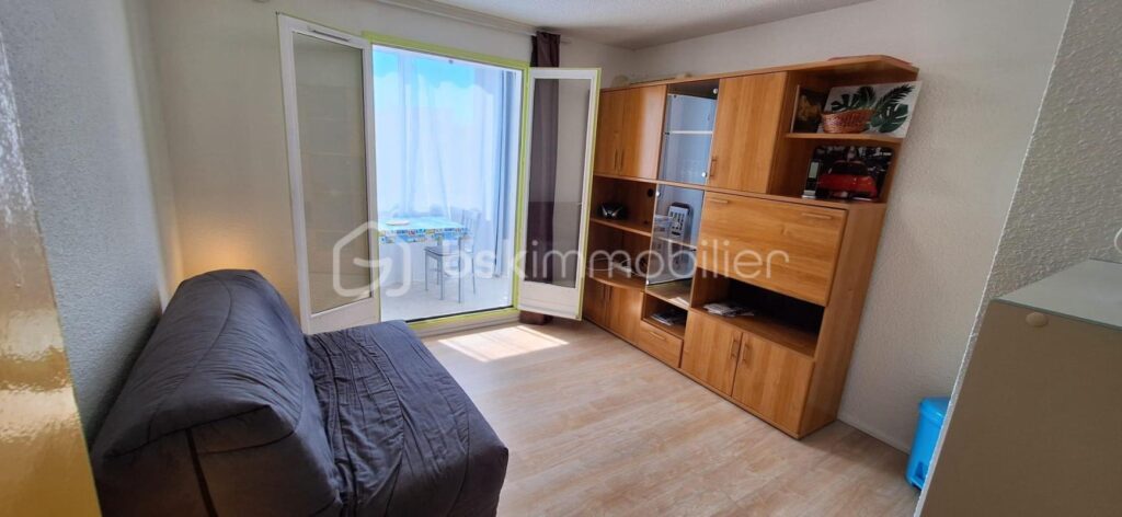 Studio lumineux avec vue dégagée – 1 pièce – NR chambres – 17 m²