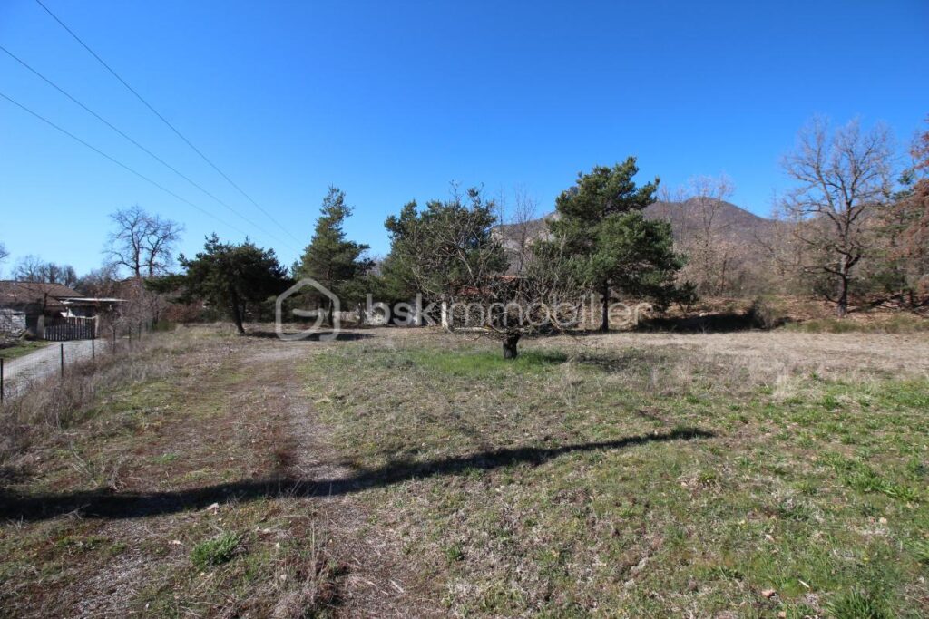 🌿 Terrain d’exception 1 750 m² – Vue montagnes – Cadre naturel préservé – NR pièces – NR chambres – 1757 m²
