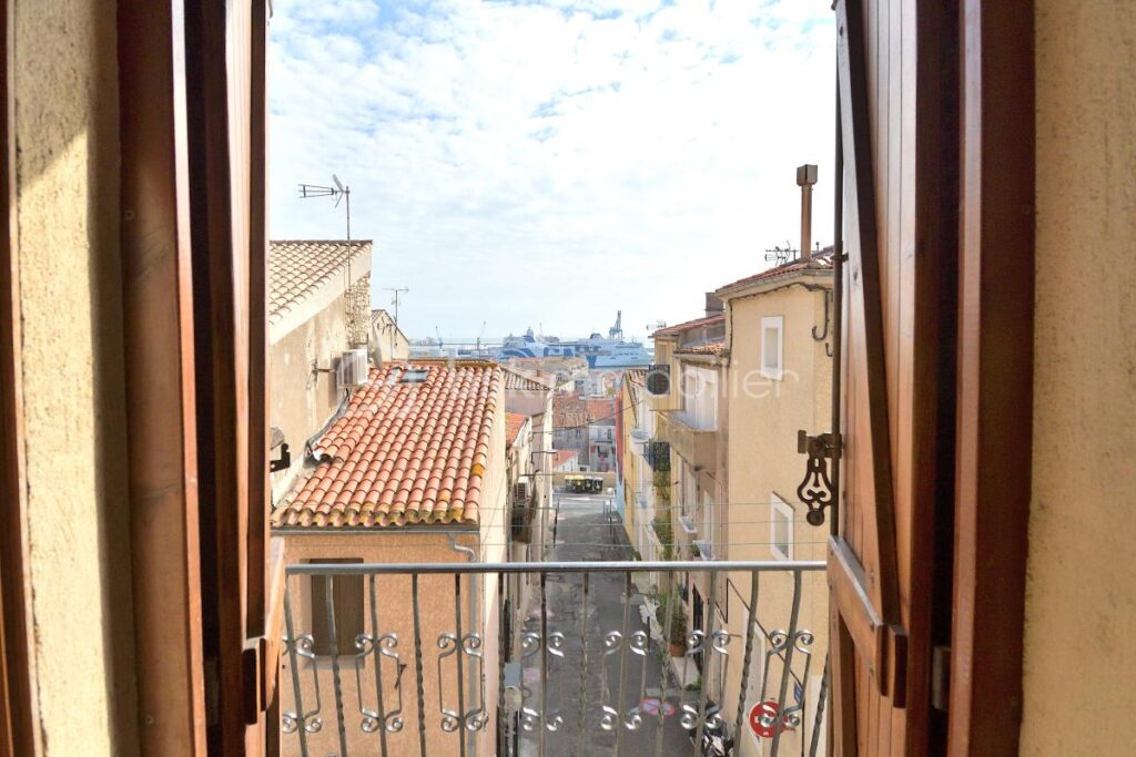 TRES BEL APPARTEMENT d&rsquo;environ 90 m2 très bien entretenu ! – 5 pièces – 4 chambres – 90 m²