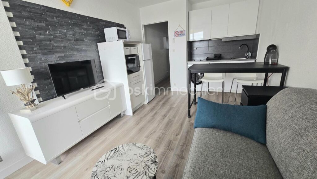 APPARTEMENT VUE ÉTANG ET CANIGOU – 1 pièce – NR chambres – 25 m²
