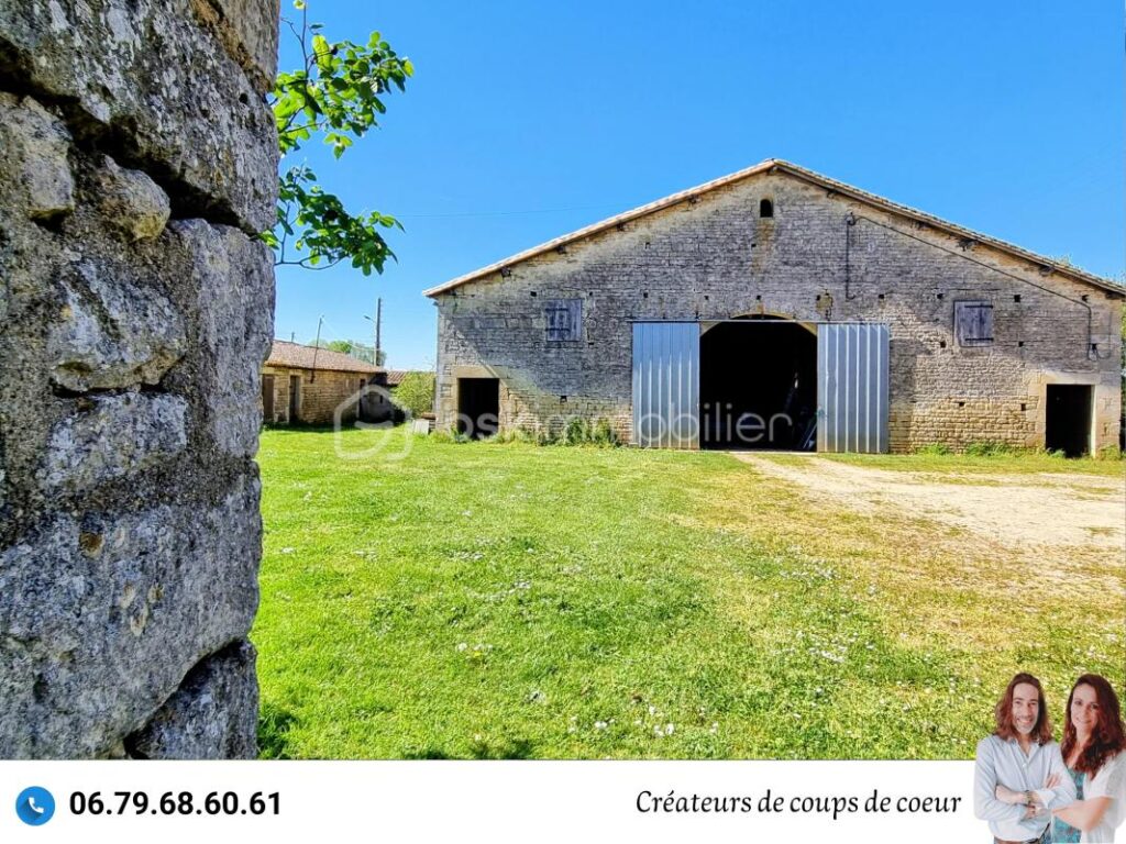 Ancien corps de ferme à rénover – 5 pièces – 4 chambres – 173 m²