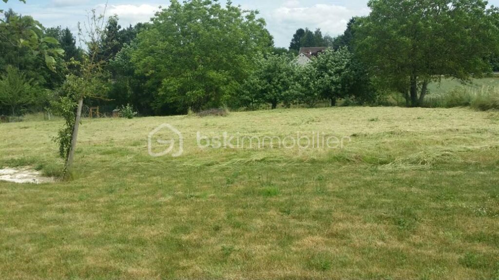 Terrain Constructible de 1095 m² à Savigny sur Clairis – NR pièces – NR chambres – 1095 m²
