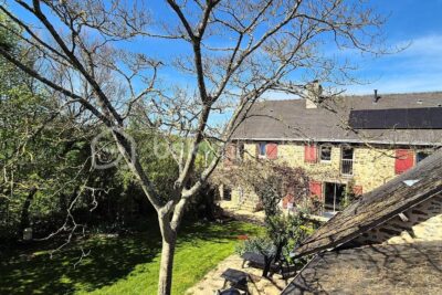 Maison de caractère en pierre rénovée – 7 pièces – 4 chambres – 165 m²