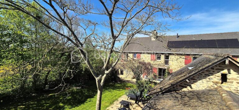 Maison de caractère en pierre rénovée – 7 pièces – 4 chambres – 165 m²