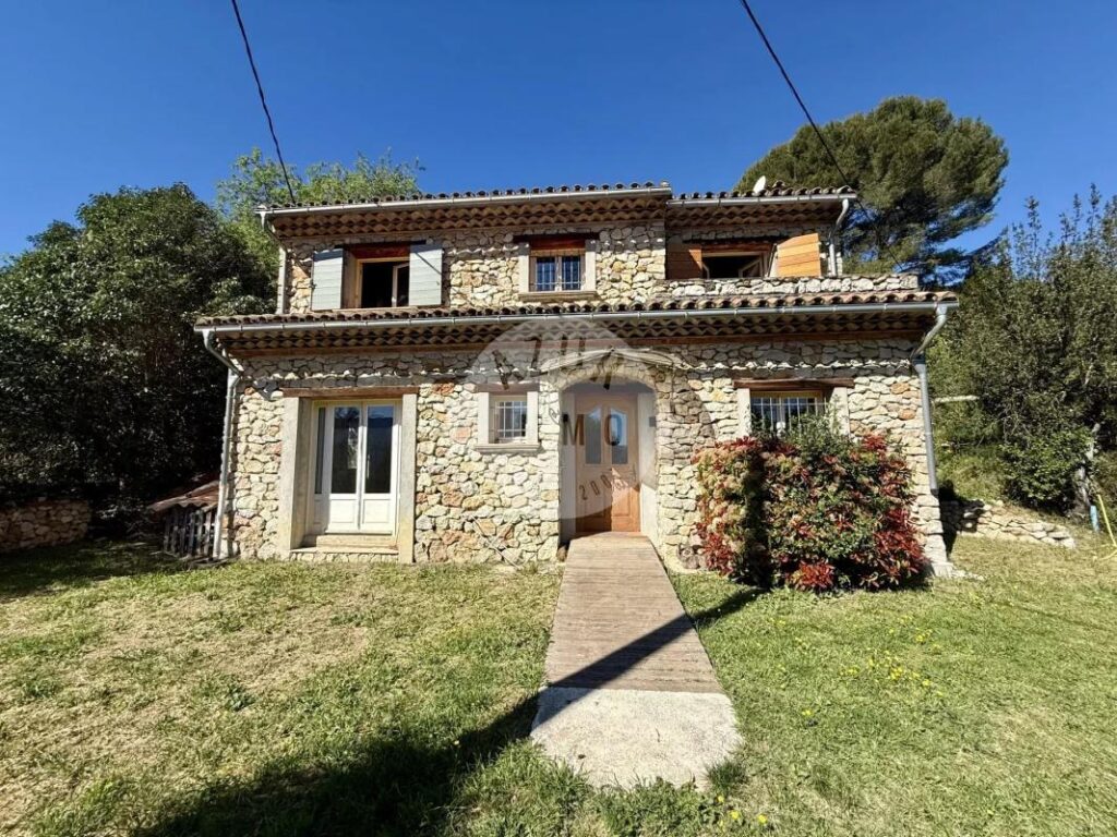 Lascours_Maison de type 3 91.08m² avec garage et dépendance sur 3000m² de terrain – 3 pièces – 2 chambres – 91 m²