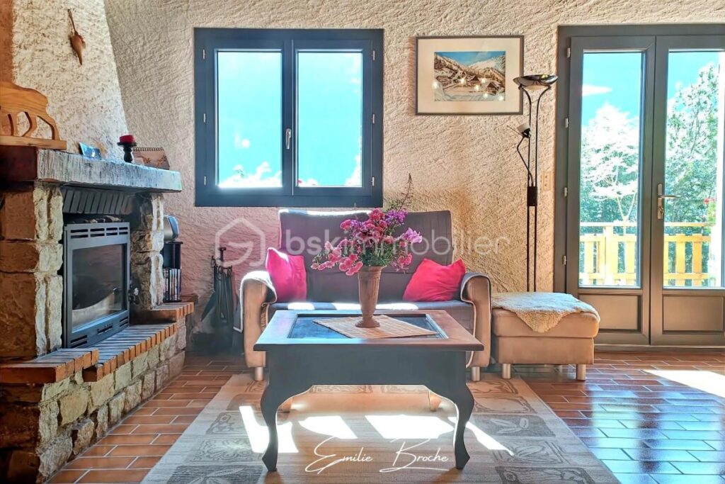 CHALET 4 CHAMBRES – A 15 MINUTES DES PISTES DE SKI – EN PLEINE NATURE – 6 pièces – 4 chambres – 88 m²