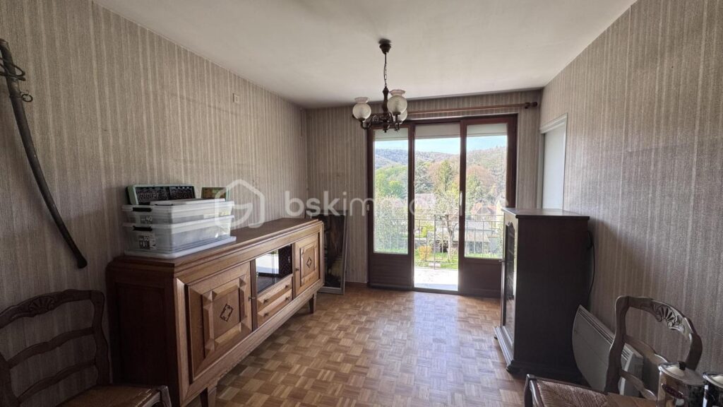 PAVILLON INDEPENDANT SUR SOUS-SOL A RENOVER – 7 pièces – 4 chambres – 122 m²