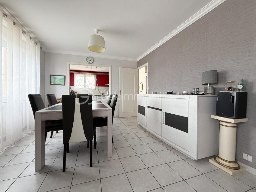 Maison familiale avec vue mer à moins de 400 mètres de la plage des trois moutons – 9 pièces – 5 chambres – 143 m²