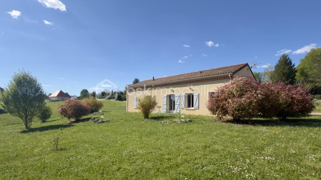 Maison contemporaine de plain-pied – Lumineuse – Grand terrain – 4 pièces – 3 chambres – 89 m²