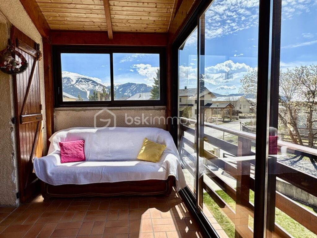 Rare sur le secteur : chalet à Bolquère (66) avec deux appartements indépendants à un prix très attractif – 5 pièces – 3 chambres – 90 m²