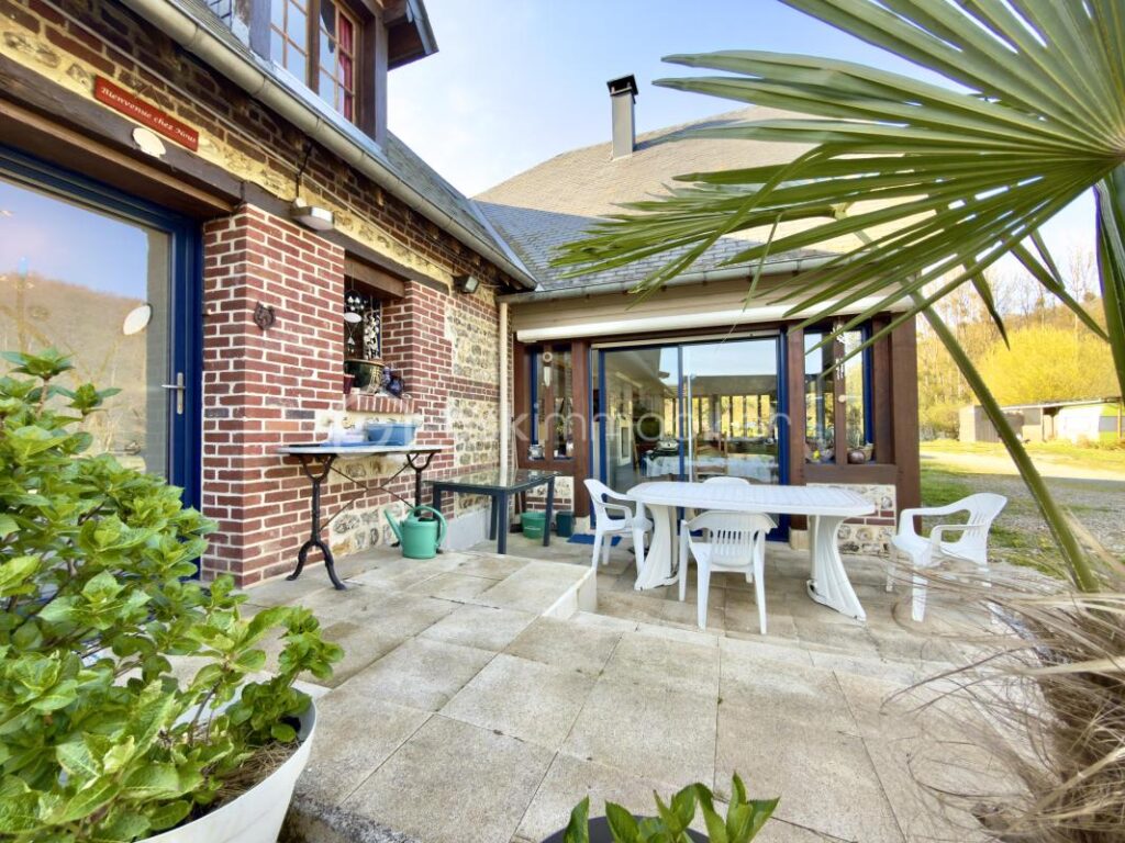 🏡 Maison pleine de charme 160 m² avec terrain exceptionnel de 5 500 m² – Rives-en-Seine – 8 pièces – 5 chambres – 160 m²