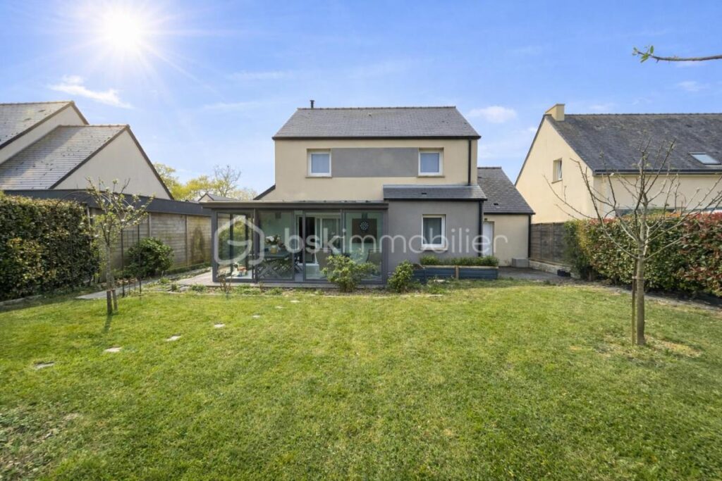 Maison 4 chambres avec véranda et jardin clos – Vue dégagée – 8 pièces – 4 chambres – 100 m²